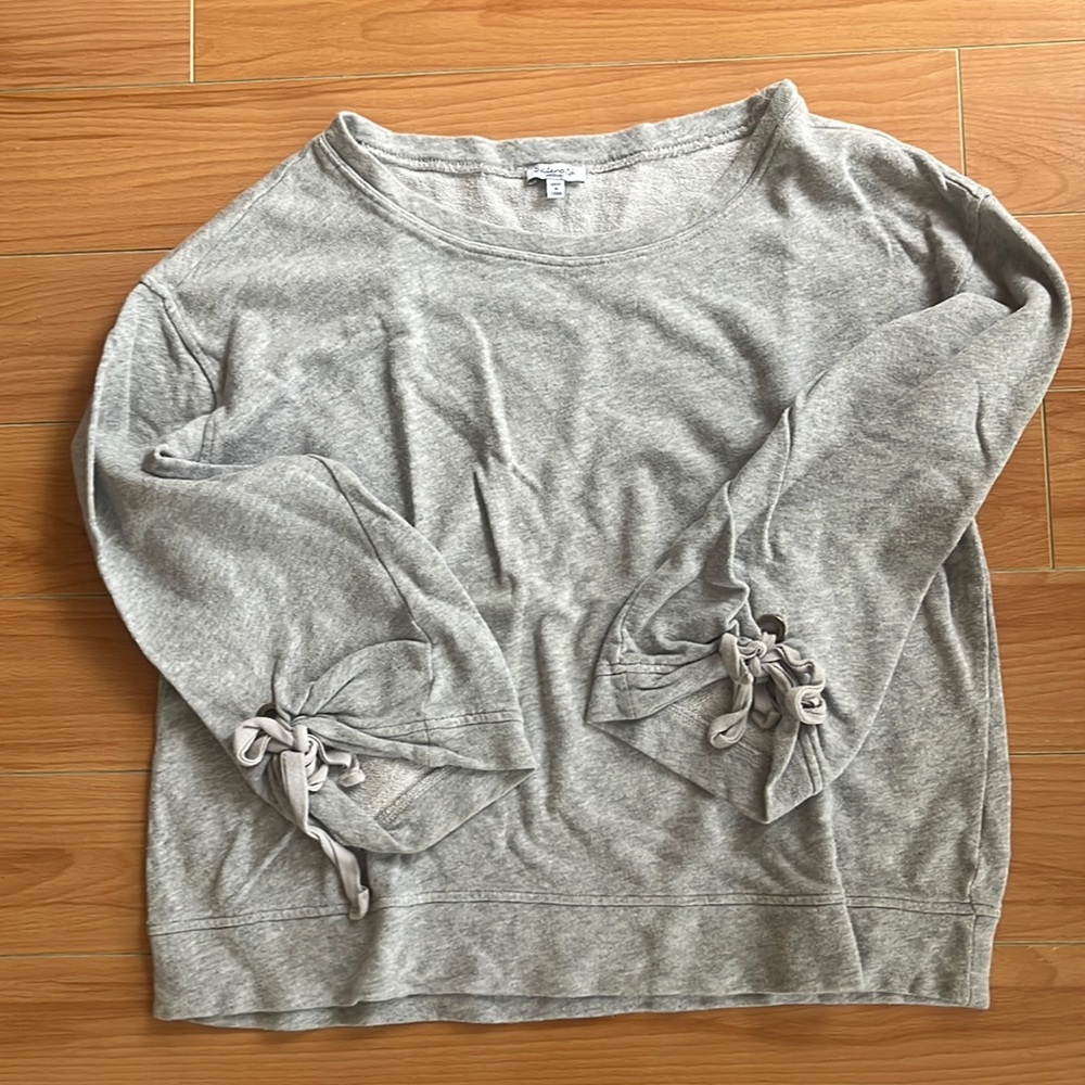 Grey sweatshirt with sleeve details & hardware - size Medium
